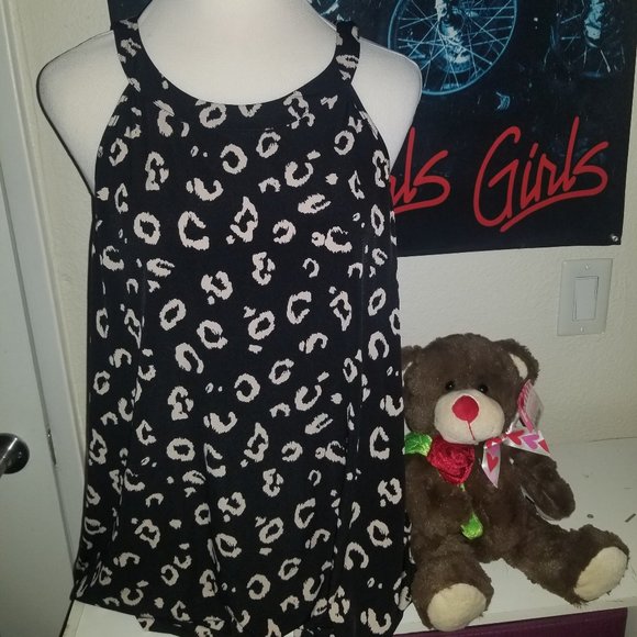 TORRID TOP - Sz.1X - Black w/White Animal Print w/ - Picture 1 of 2